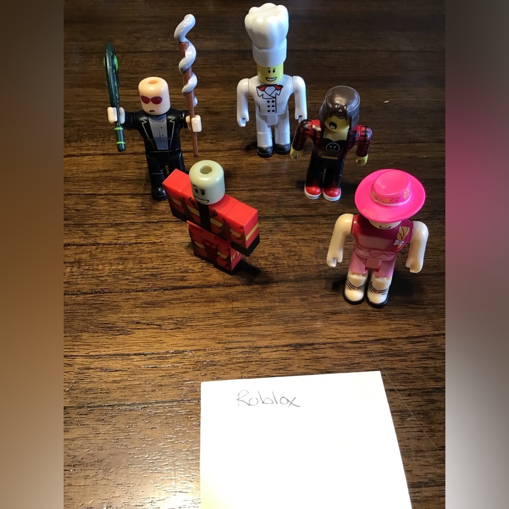 Kids, Roblox figurines